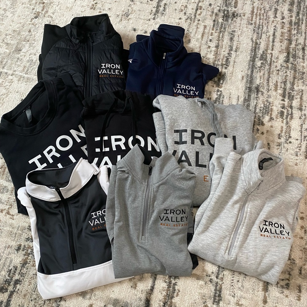 Women’s Iron Valley Apparel bundle.
